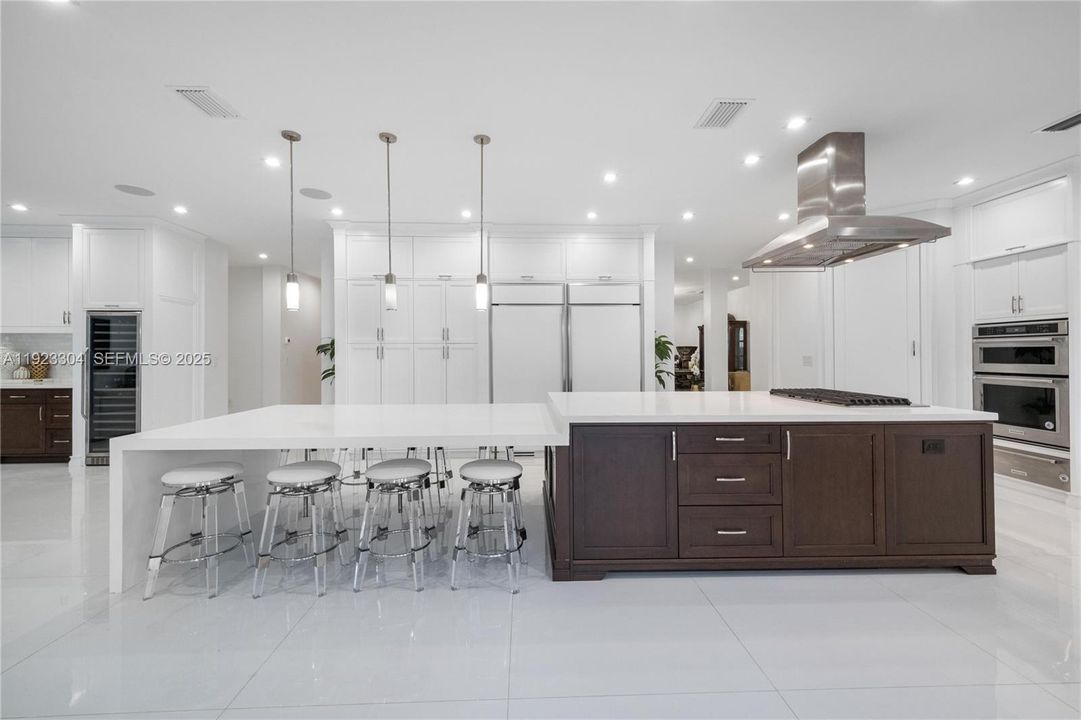 For Sale: $7,000,000 (8 beds, 11 baths, 9196 Square Feet)