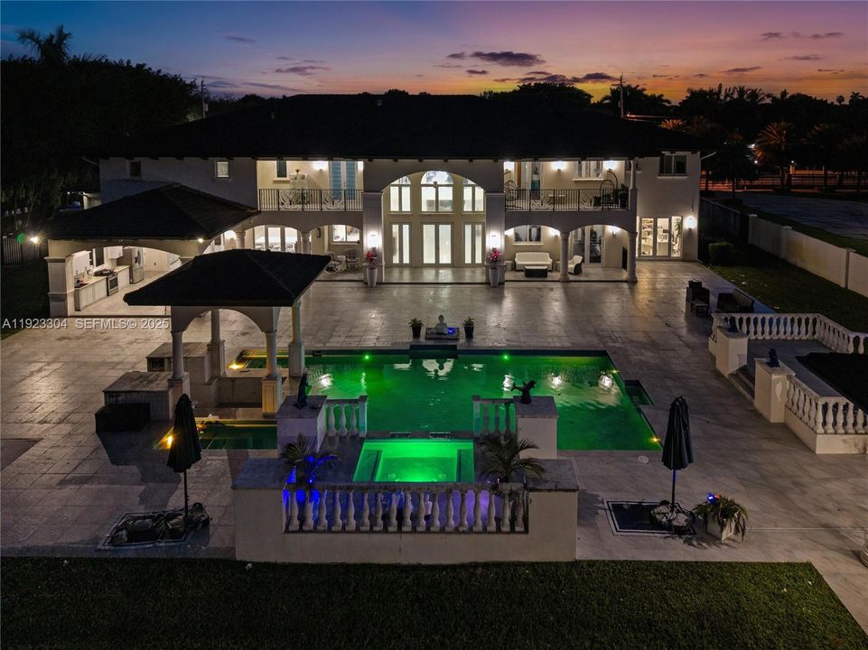 For Sale: $7,000,000 (8 beds, 11 baths, 9196 Square Feet)