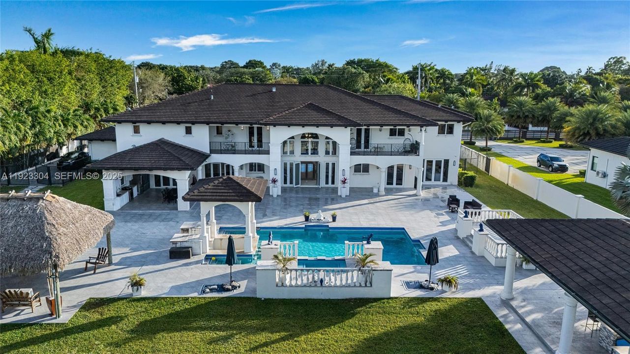 For Sale: $7,000,000 (8 beds, 11 baths, 9196 Square Feet)