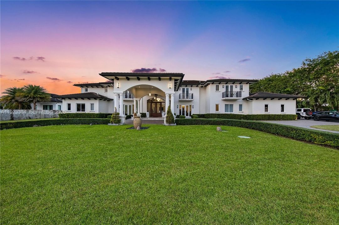 For Sale: $7,000,000 (8 beds, 11 baths, 9196 Square Feet)