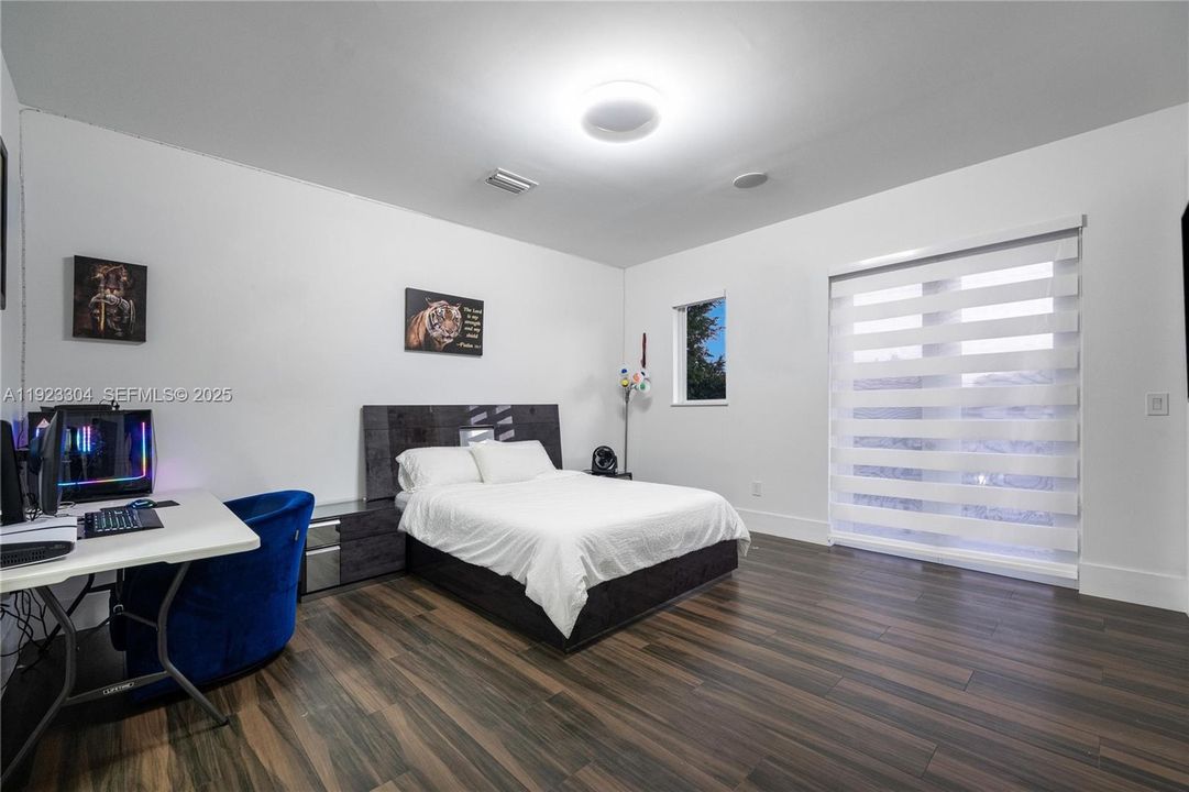 For Sale: $7,000,000 (8 beds, 11 baths, 9196 Square Feet)