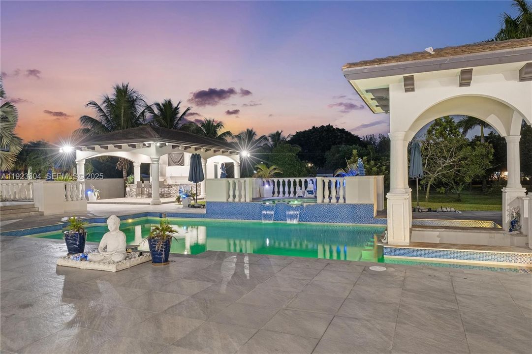 For Sale: $7,000,000 (8 beds, 11 baths, 9196 Square Feet)