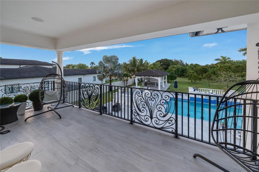 For Sale: $7,000,000 (8 beds, 11 baths, 9196 Square Feet)