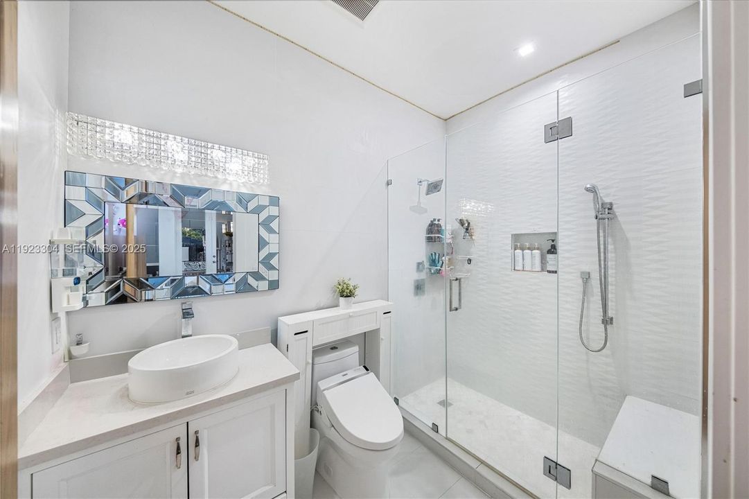 For Sale: $7,000,000 (8 beds, 11 baths, 9196 Square Feet)