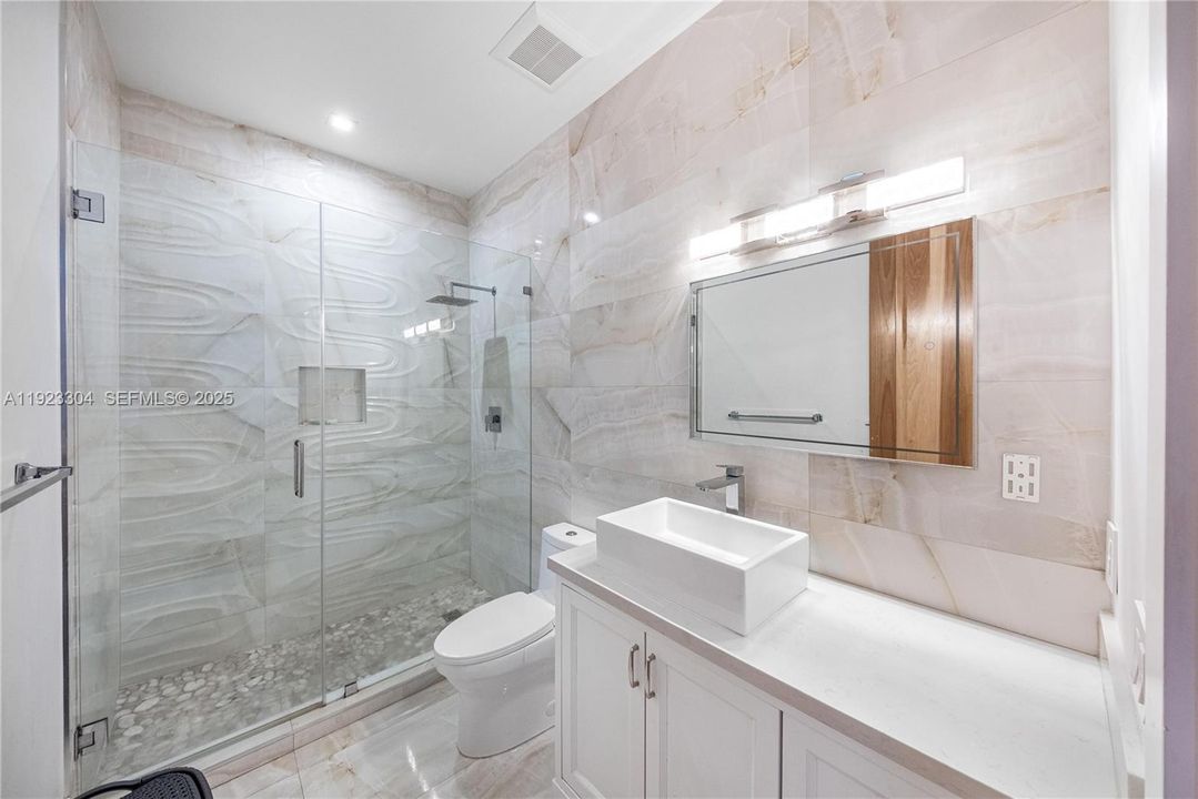 For Sale: $7,000,000 (8 beds, 11 baths, 9196 Square Feet)