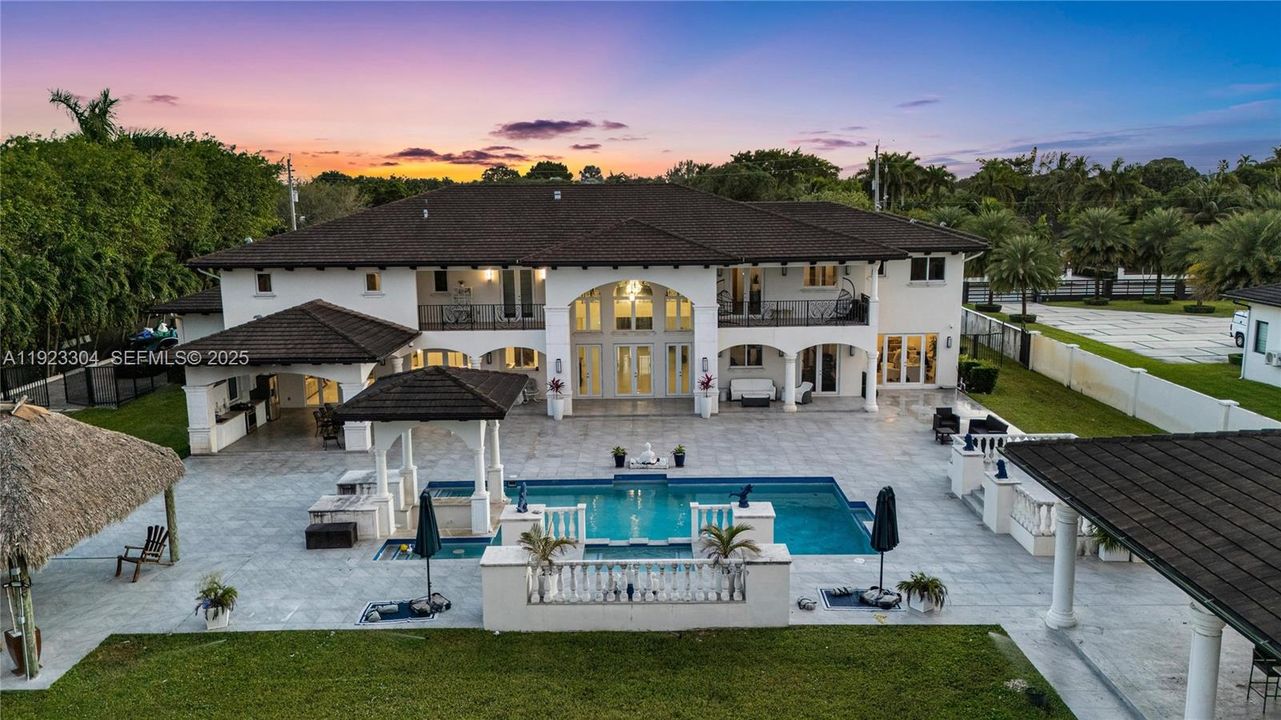 For Sale: $7,000,000 (8 beds, 11 baths, 9196 Square Feet)