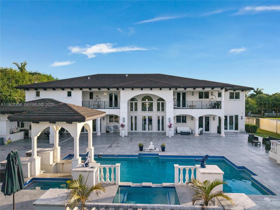 For Sale: $7,000,000 (8 beds, 11 baths, 9196 Square Feet)