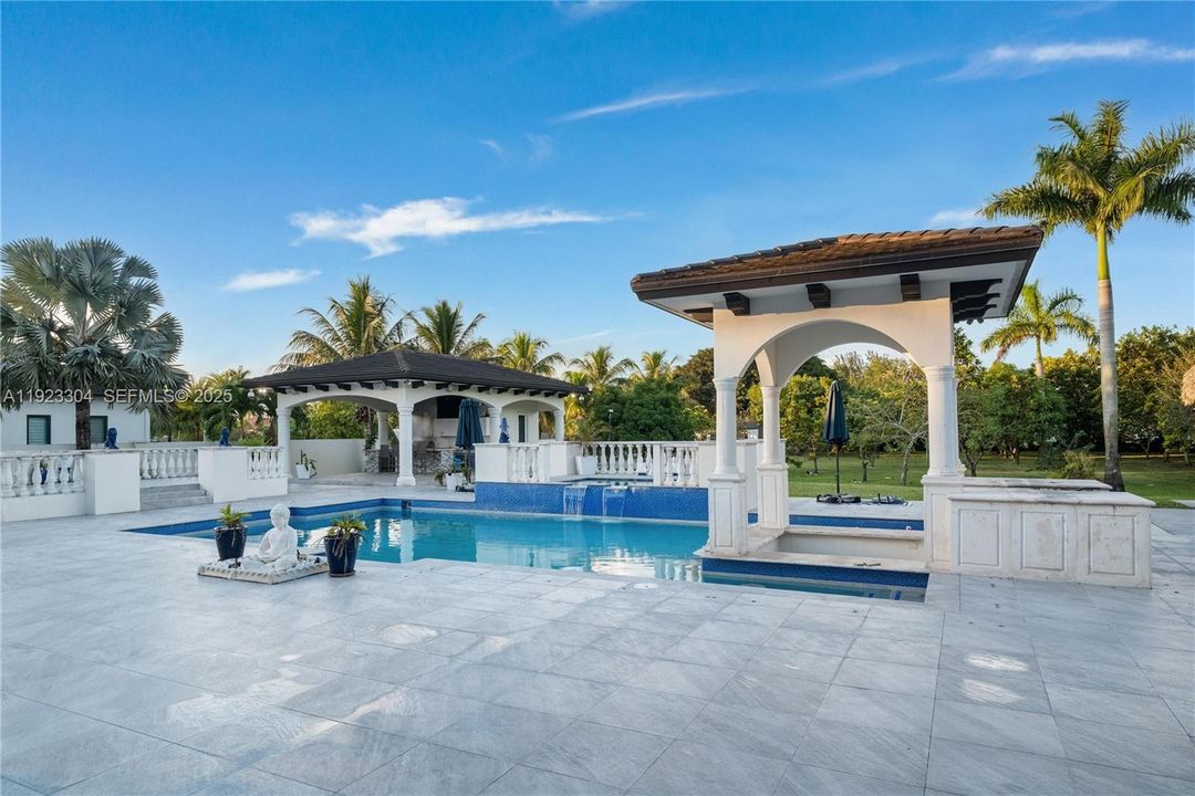 For Sale: $7,000,000 (8 beds, 11 baths, 9196 Square Feet)