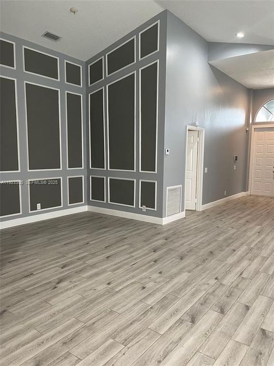 For Sale: $600,000 (3 beds, 2 baths, 1884 Square Feet)