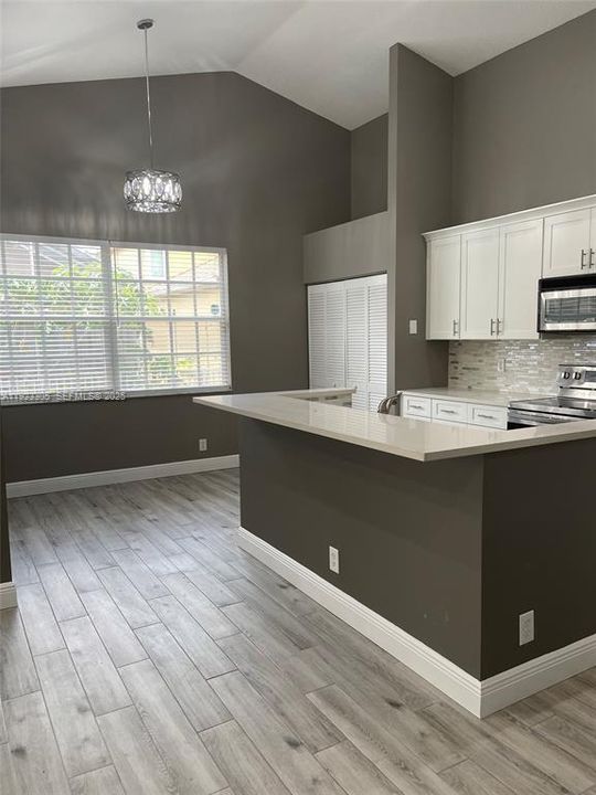 For Sale: $600,000 (3 beds, 2 baths, 1884 Square Feet)