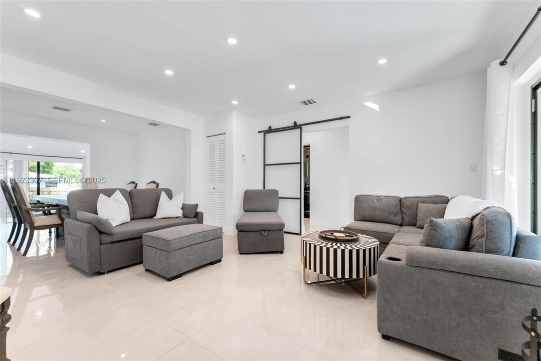 На продажу: $1,495,000 (3 спален, 2 ванн, 1538 Квадратных фут)