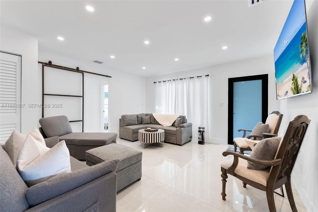 На продажу: $1,495,000 (3 спален, 2 ванн, 1538 Квадратных фут)