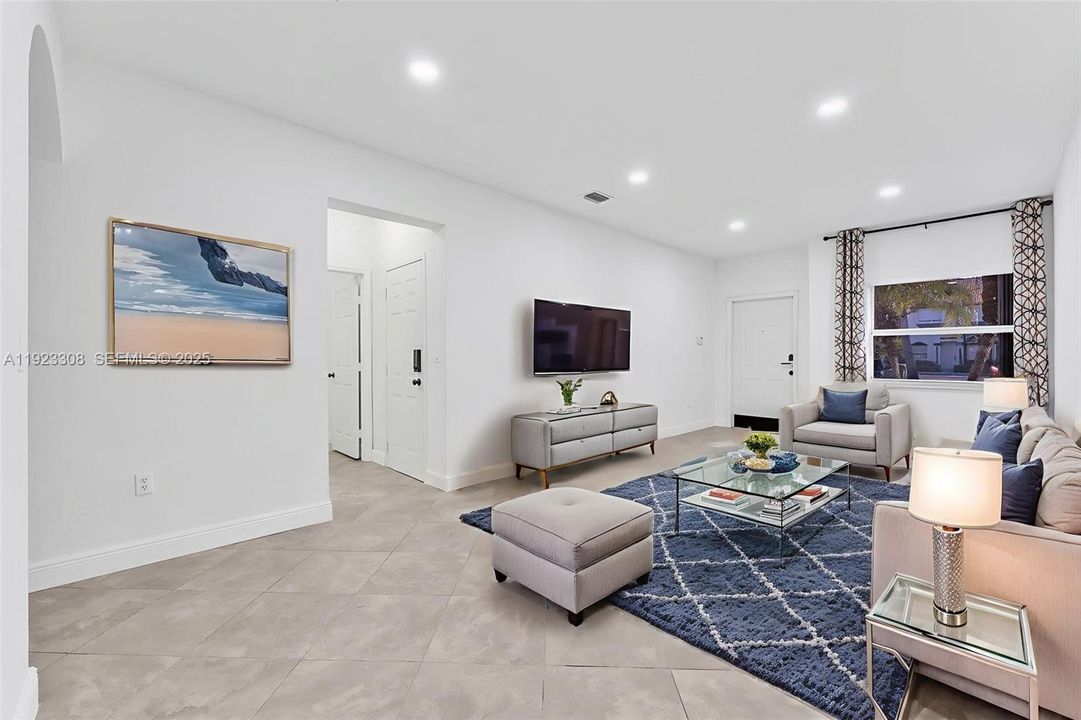 В аренду: $2,850 (4 спален, 2 ванн, 1846 Квадратных фут)