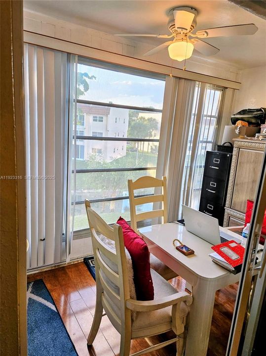 For Sale: $120,000 (2 beds, 2 baths, 850 Square Feet)