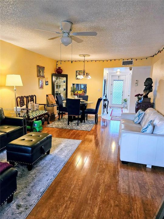 For Sale: $120,000 (2 beds, 2 baths, 850 Square Feet)