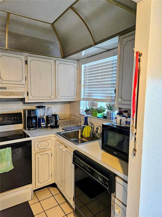 For Sale: $120,000 (2 beds, 2 baths, 850 Square Feet)