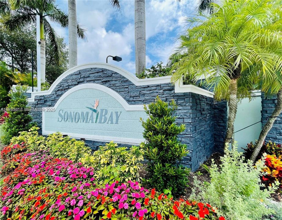 На продажу: $255,000 (2 спален, 2 ванн, 1227 Квадратных фут)