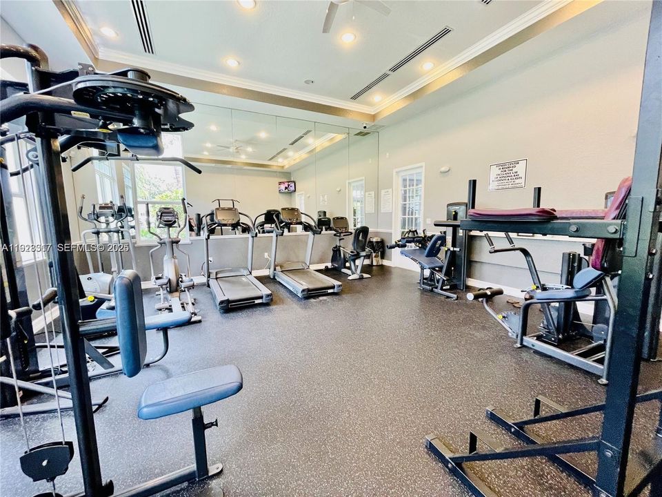 На продажу: $255,000 (2 спален, 2 ванн, 1227 Квадратных фут)