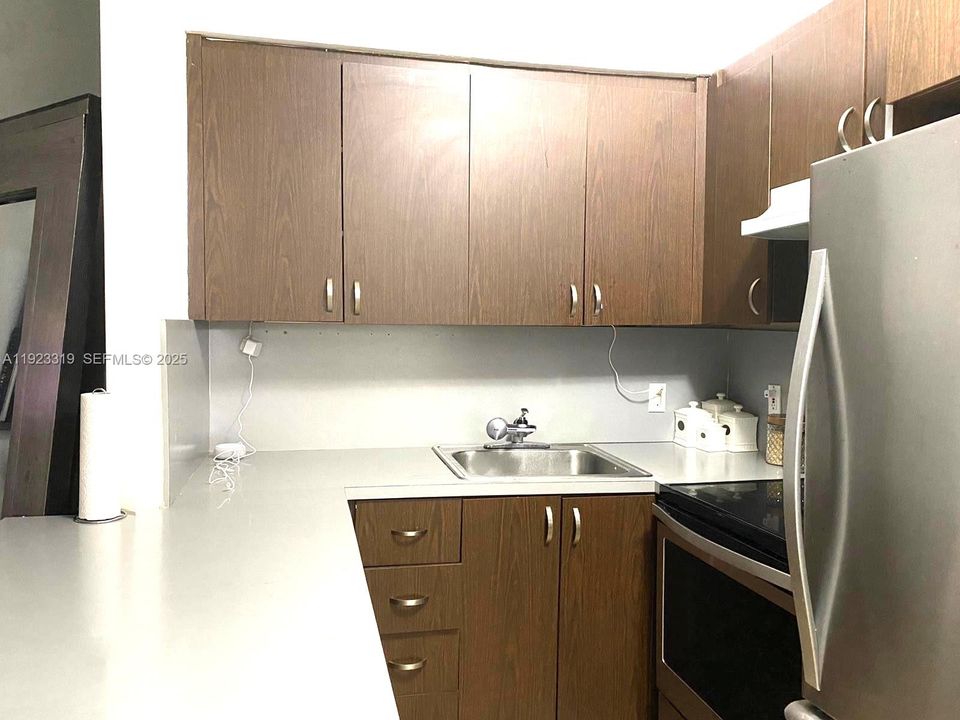 В аренду: $1,970 (1 спален, 1 ванн, 537 Квадратных фут)