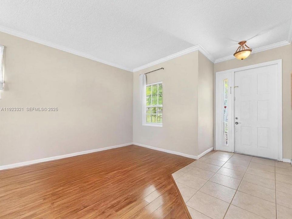 出租: $3,950 (4 贝兹, 2 浴室, 2204 平方英尺)