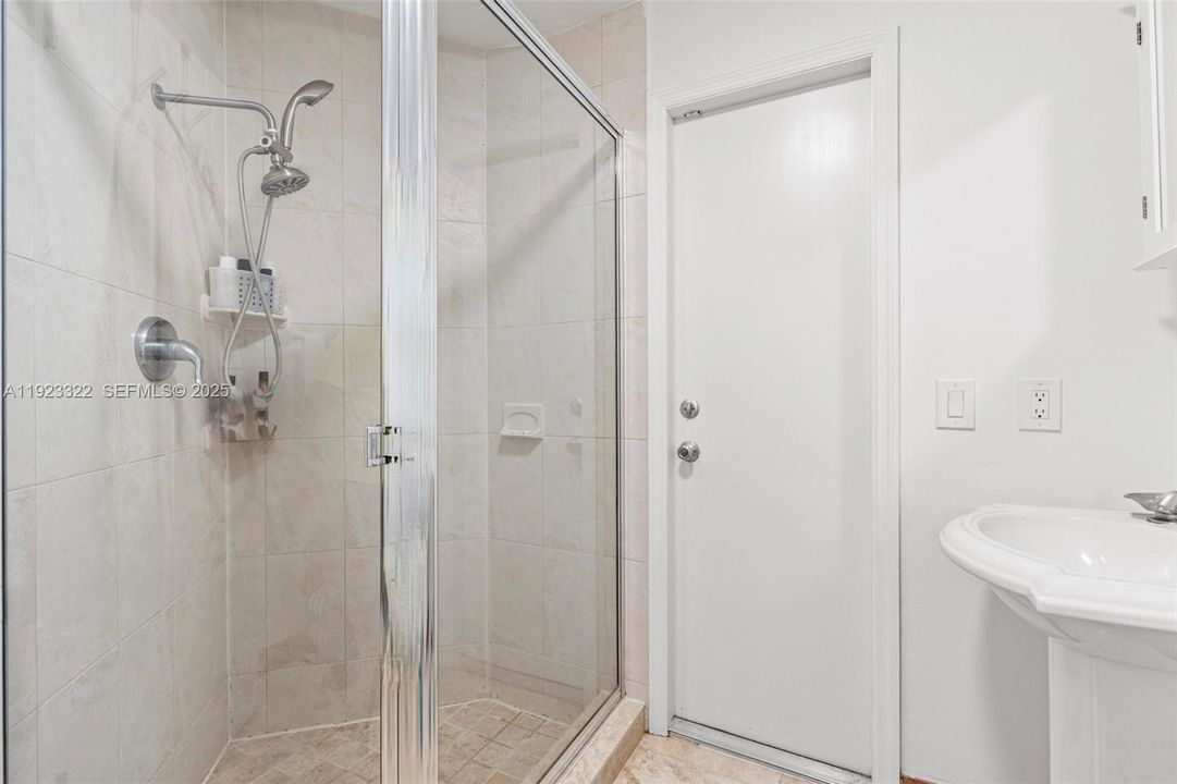 Active With Contract: $809,000 (4 beds, 3 baths, 2495 Square Feet)