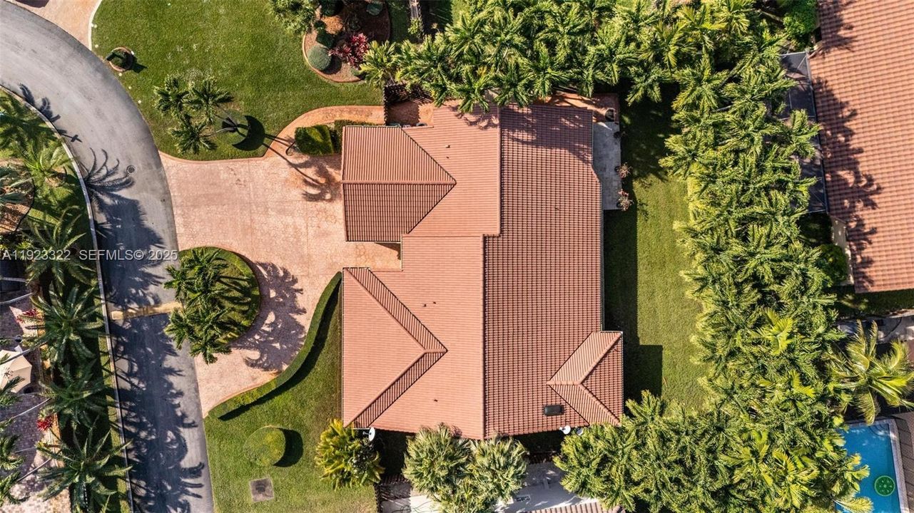 For Sale: $809,000 (4 beds, 3 baths, 2495 Square Feet)