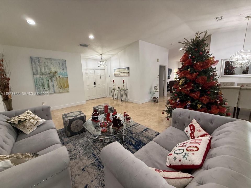 For Sale: $809,000 (4 beds, 3 baths, 2495 Square Feet)