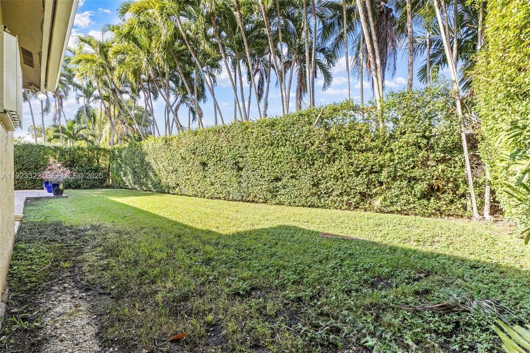 For Sale: $809,000 (4 beds, 3 baths, 2495 Square Feet)