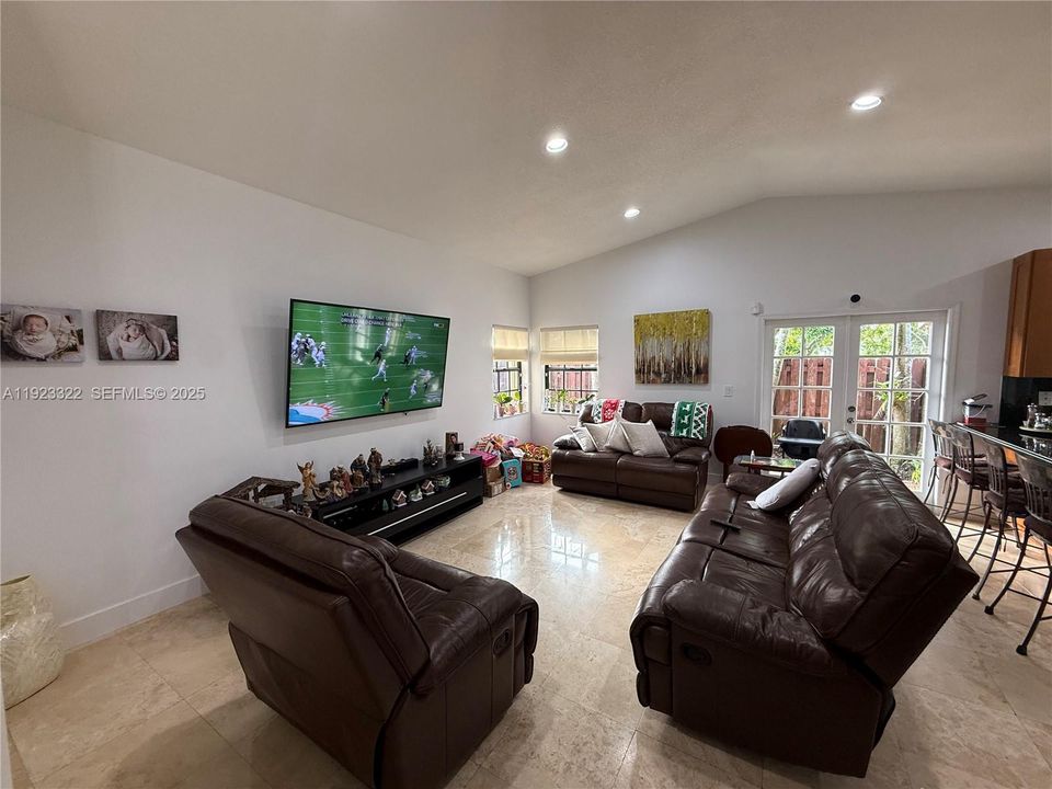 For Sale: $809,000 (4 beds, 3 baths, 2495 Square Feet)