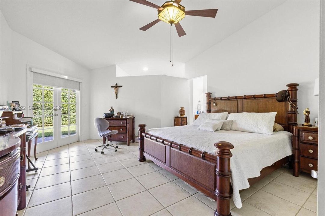 Active With Contract: $809,000 (4 beds, 3 baths, 2495 Square Feet)