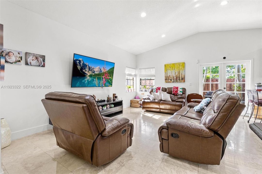 Active With Contract: $809,000 (4 beds, 3 baths, 2495 Square Feet)