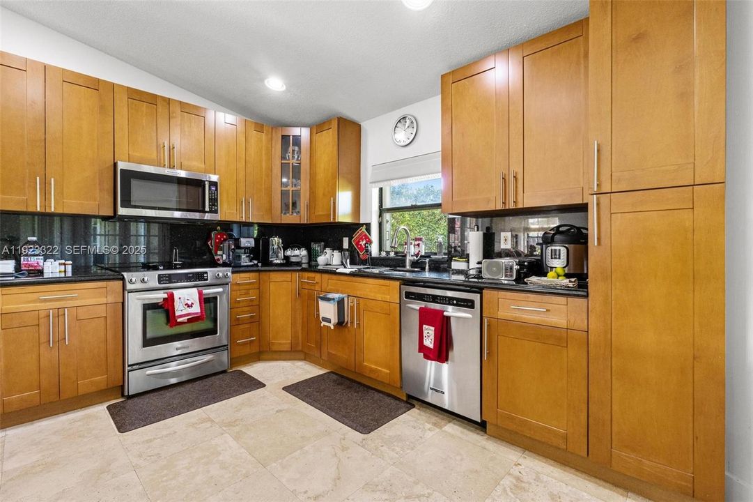 Active With Contract: $809,000 (4 beds, 3 baths, 2495 Square Feet)