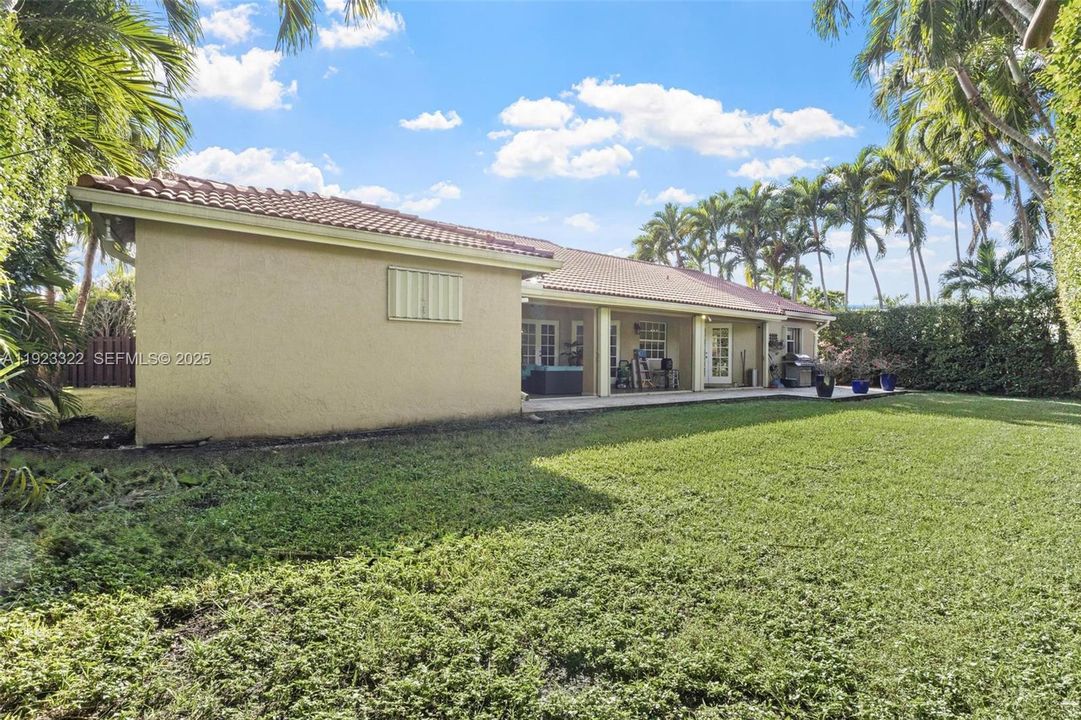 For Sale: $809,000 (4 beds, 3 baths, 2495 Square Feet)