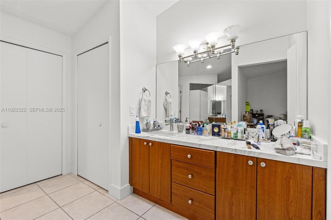 Active With Contract: $809,000 (4 beds, 3 baths, 2495 Square Feet)