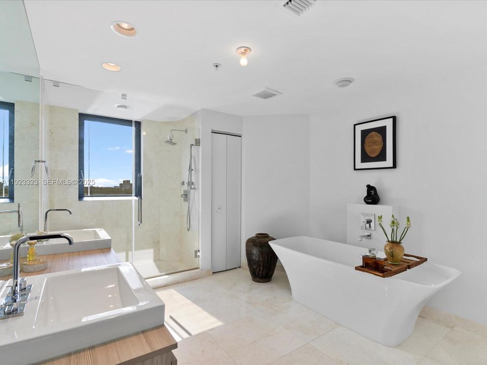 En Venta: $1,299,000 (2 camas, 3 baños, 1801 Pies cuadrados)