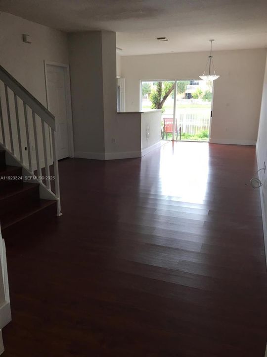 For Rent: $3,500 (3 beds, 3 baths, 1462 Square Feet)