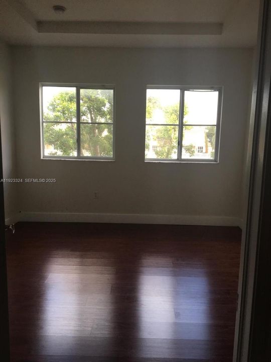 For Rent: $3,500 (3 beds, 3 baths, 1462 Square Feet)