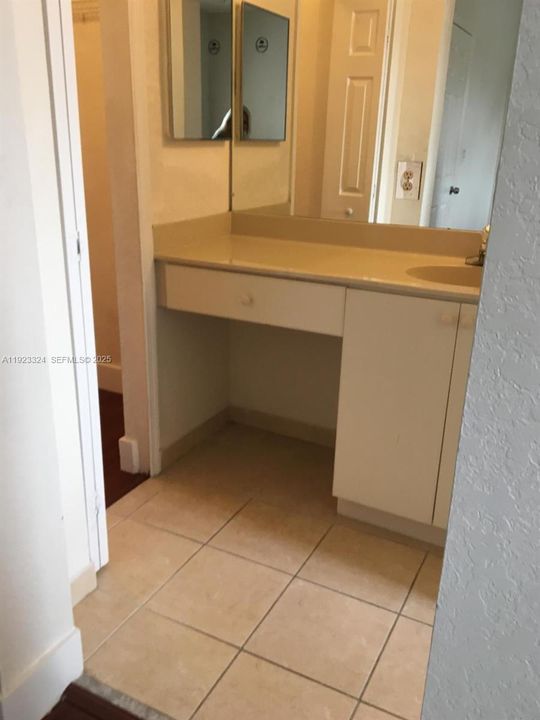 For Rent: $3,500 (3 beds, 3 baths, 1462 Square Feet)