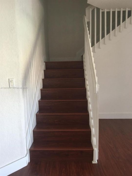 For Rent: $3,500 (3 beds, 3 baths, 1462 Square Feet)