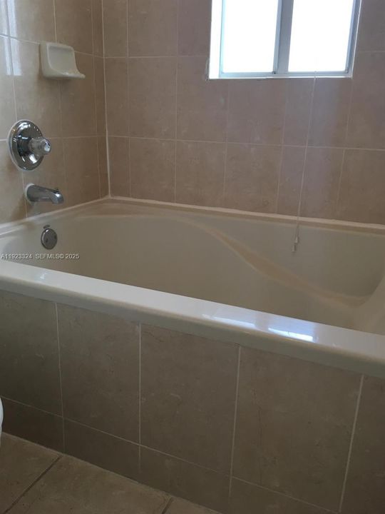 For Rent: $3,500 (3 beds, 3 baths, 1462 Square Feet)