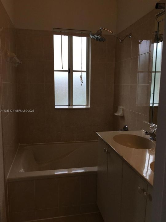 For Rent: $3,500 (3 beds, 3 baths, 1462 Square Feet)