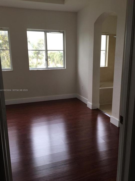 For Rent: $3,500 (3 beds, 3 baths, 1462 Square Feet)