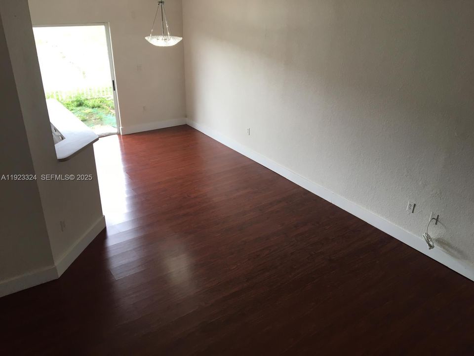 For Rent: $3,500 (3 beds, 3 baths, 1462 Square Feet)
