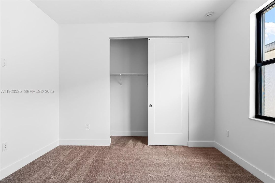 For Rent: $16,000 (5 beds, 5 baths, 3876 Square Feet)