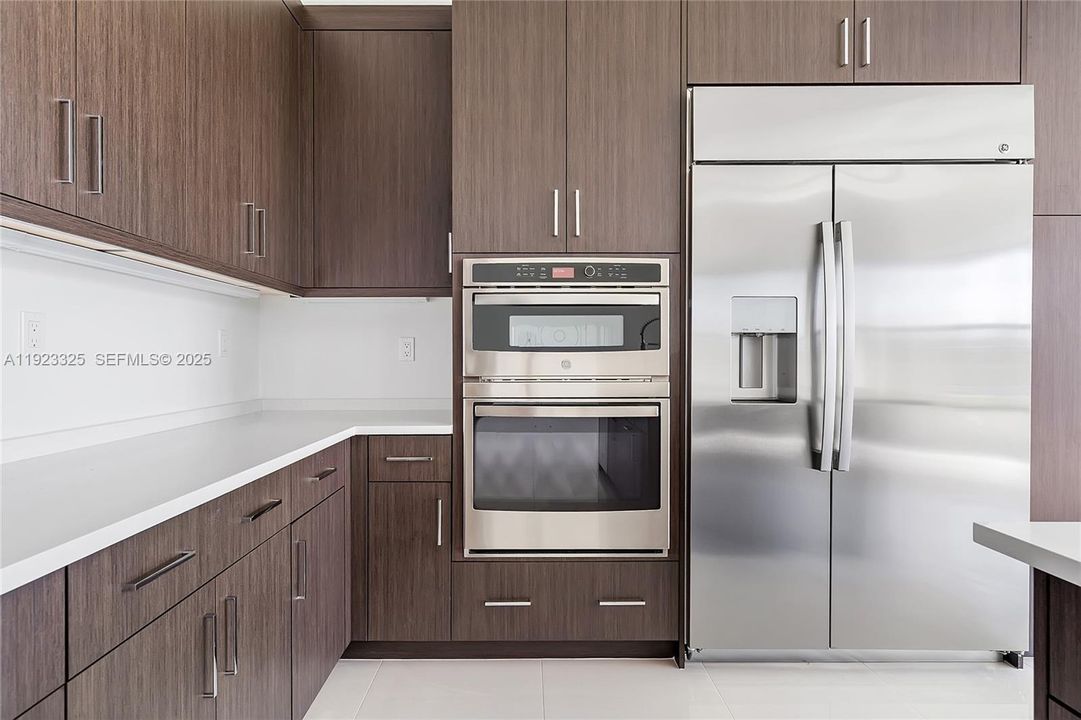 For Rent: $16,000 (5 beds, 5 baths, 3876 Square Feet)