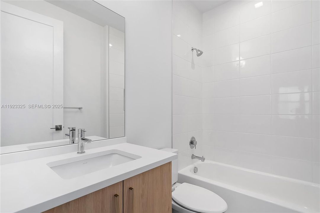 For Rent: $16,000 (5 beds, 5 baths, 3876 Square Feet)