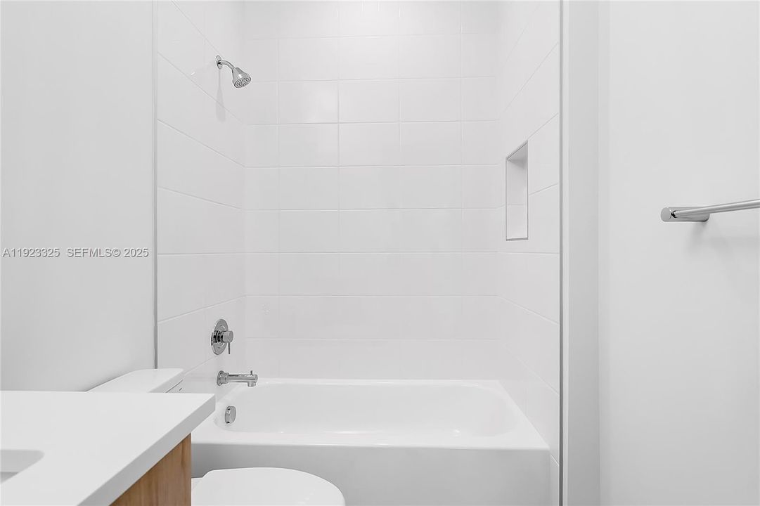 For Rent: $16,000 (5 beds, 5 baths, 3876 Square Feet)