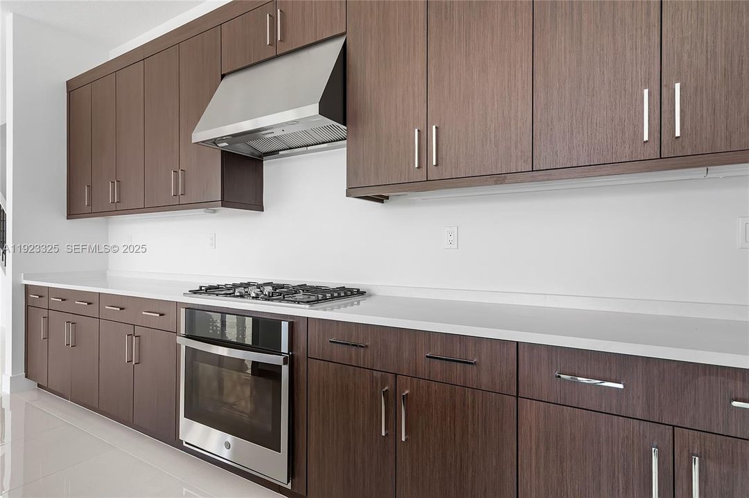 For Rent: $16,000 (5 beds, 5 baths, 3876 Square Feet)