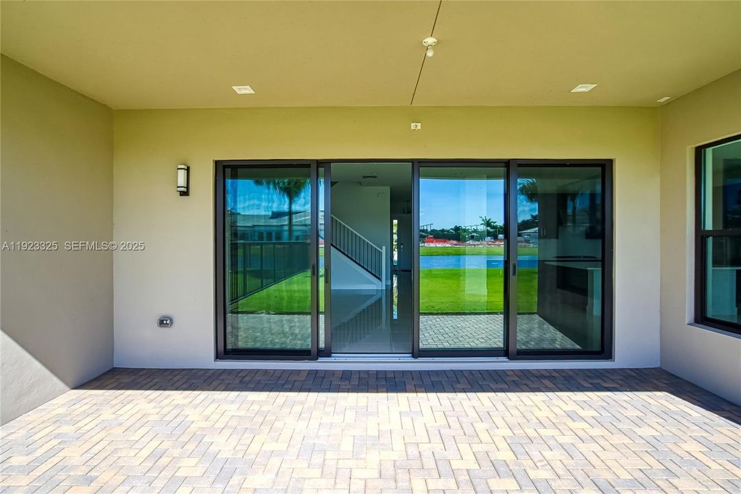 For Rent: $16,000 (5 beds, 5 baths, 3876 Square Feet)