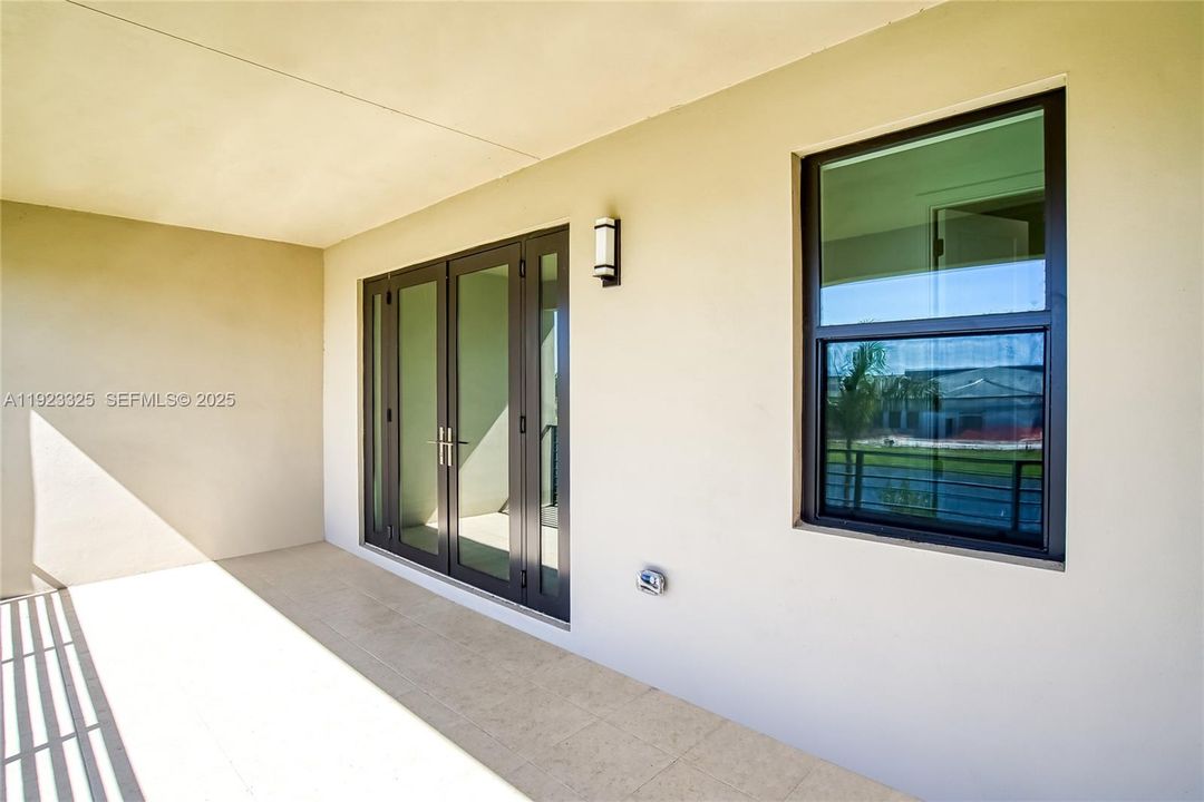 For Rent: $16,000 (5 beds, 5 baths, 3876 Square Feet)